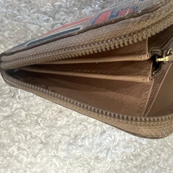 FENDI Multi Graffiti Wallet - Picture 9 of 11